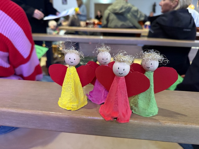 "Festen Stand auf dem Boden und Blick zu den Sternen" - Kindersegnung 2026